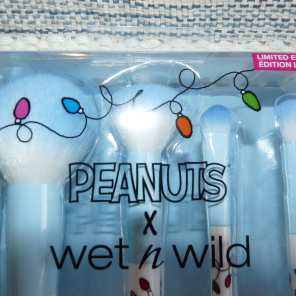 🎀 $22 - wet n wild x Peanuts Snoopy Makeup Brush Set 4 pc Brand New in Box - Picture 10 of 11
